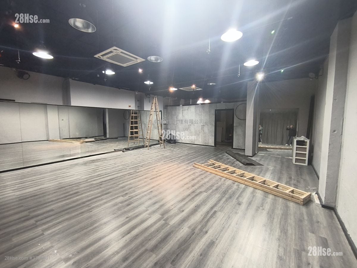 Jolly Garden Rental 977 ft²