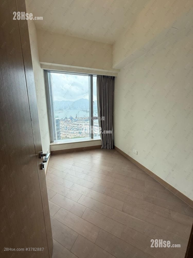 Cullinan West Sell 4 Bedrooms , 2 Bathrooms 1,221 ft²