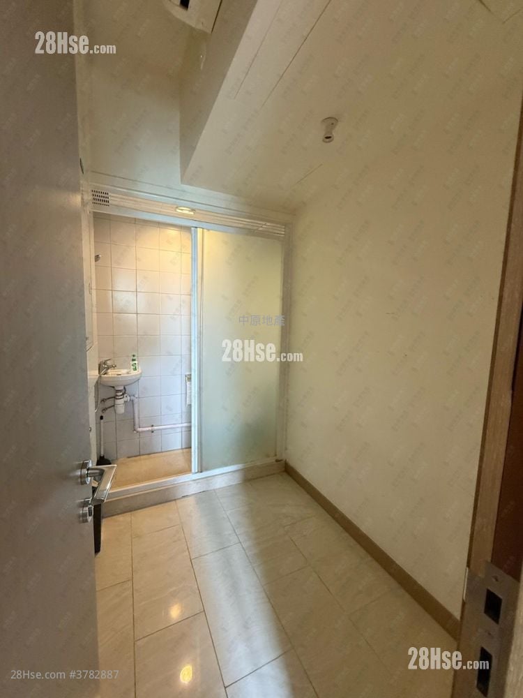 Cullinan West Sell 4 Bedrooms , 2 Bathrooms 1,221 ft²