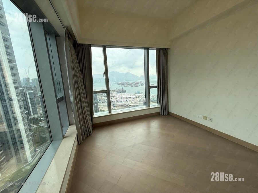 Cullinan West Sell 4 Bedrooms , 2 Bathrooms 1,221 ft²