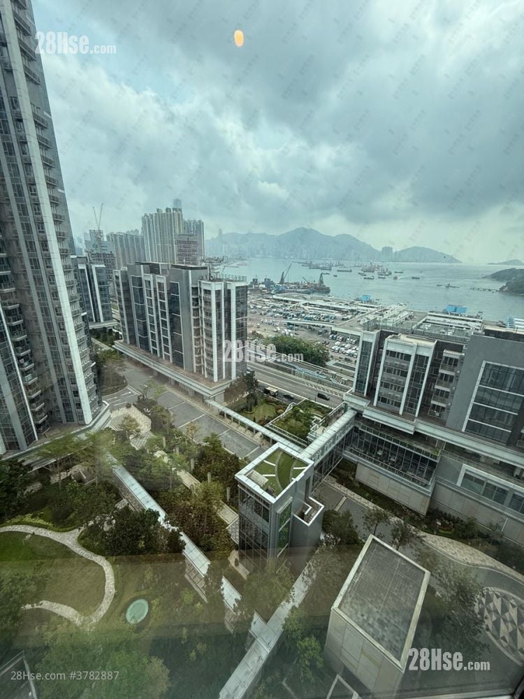 Cullinan West Sell 4 Bedrooms , 2 Bathrooms 1,221 ft²