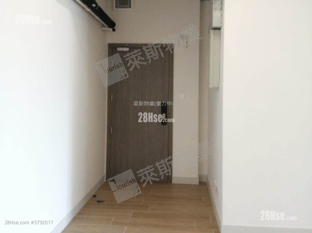 W212 Rental 1 Toilet