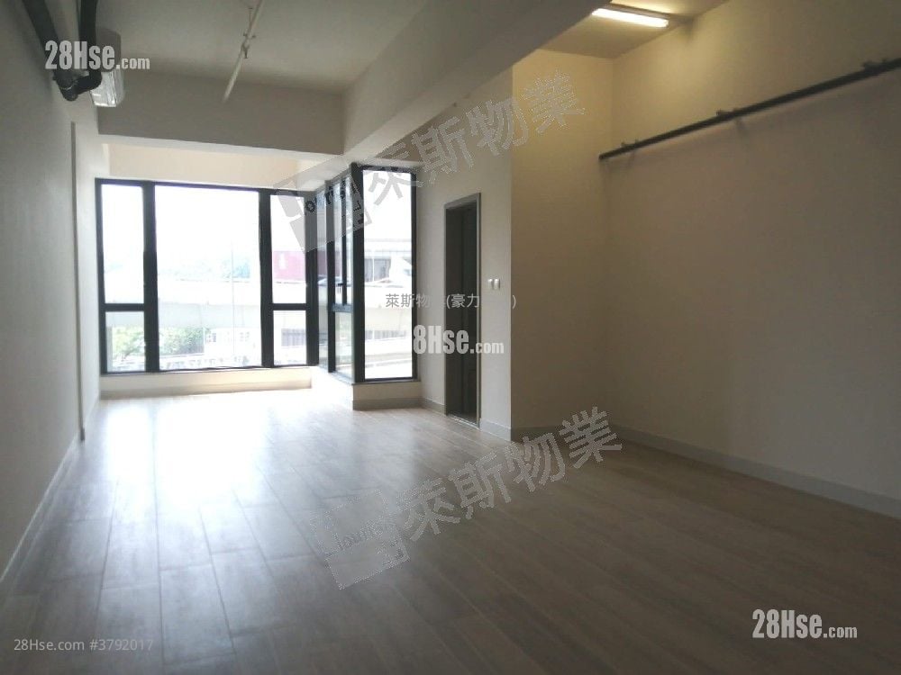 W212 Rental 1 Toilet