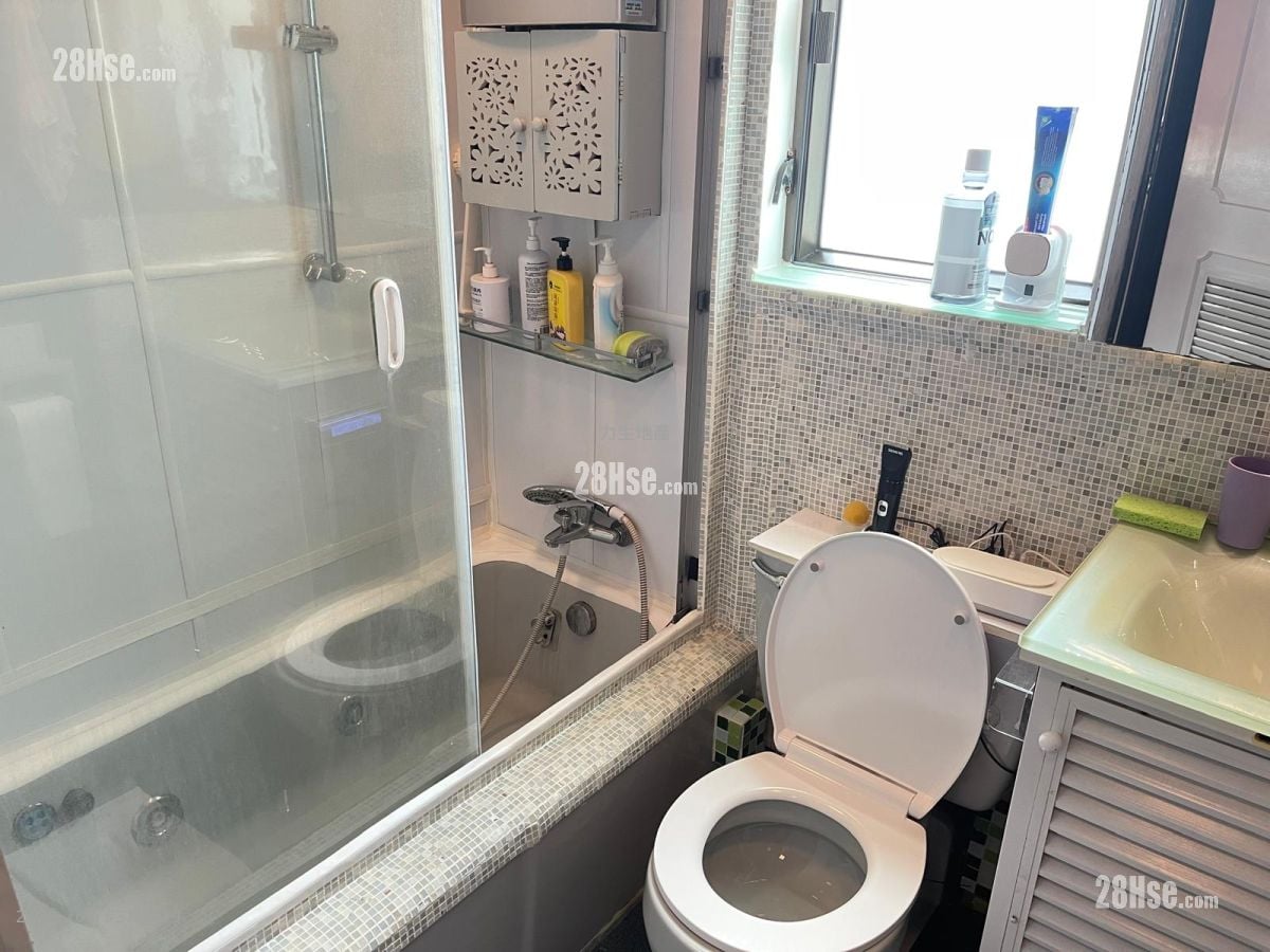 Man Wo Garden Mansion Sell 2 Bedrooms , 1 Bathroom 550 ft²