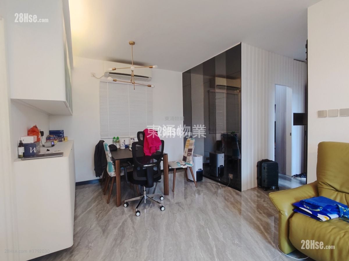 Tung Chung Crescent Sell 3 Bedrooms , 3 Bathrooms 868 ft²
