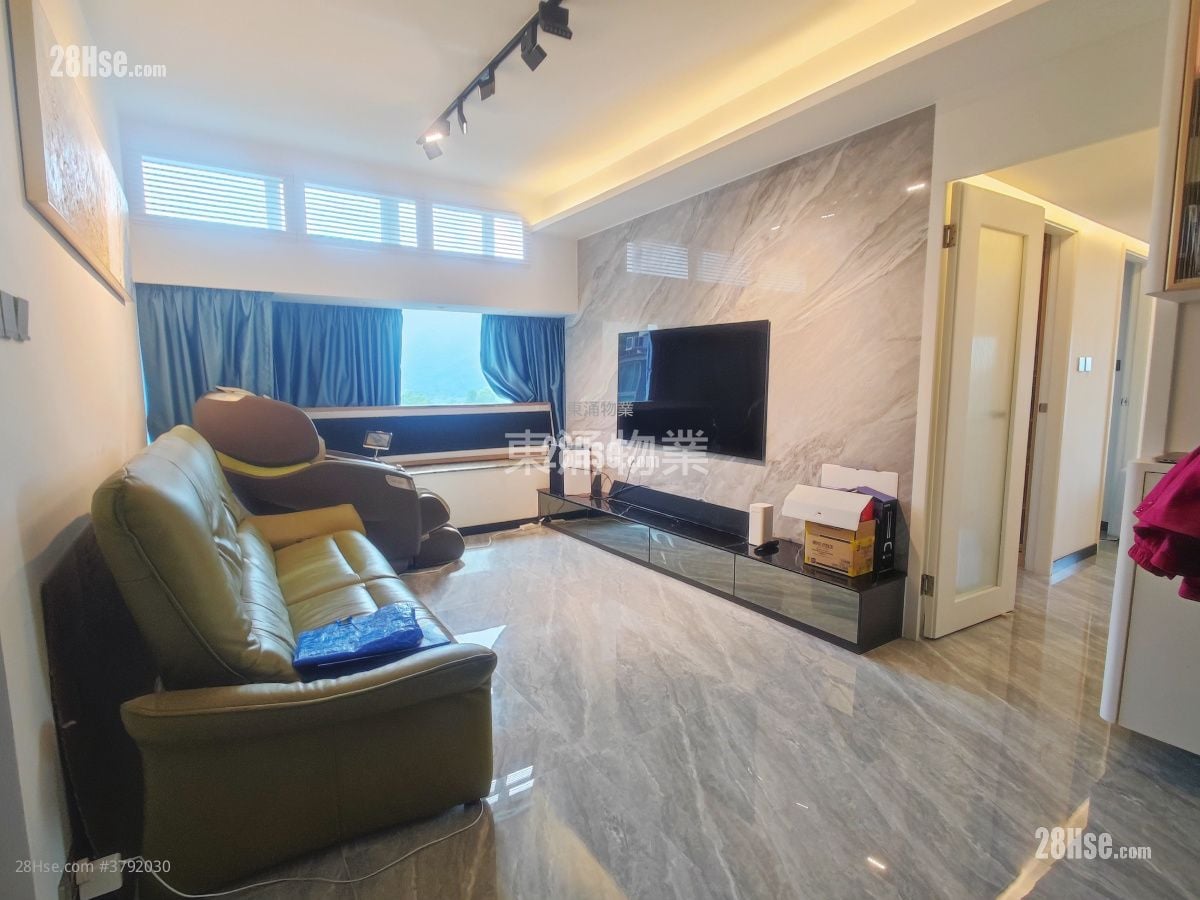 Tung Chung Crescent Sell 3 Bedrooms , 3 Bathrooms 868 ft²