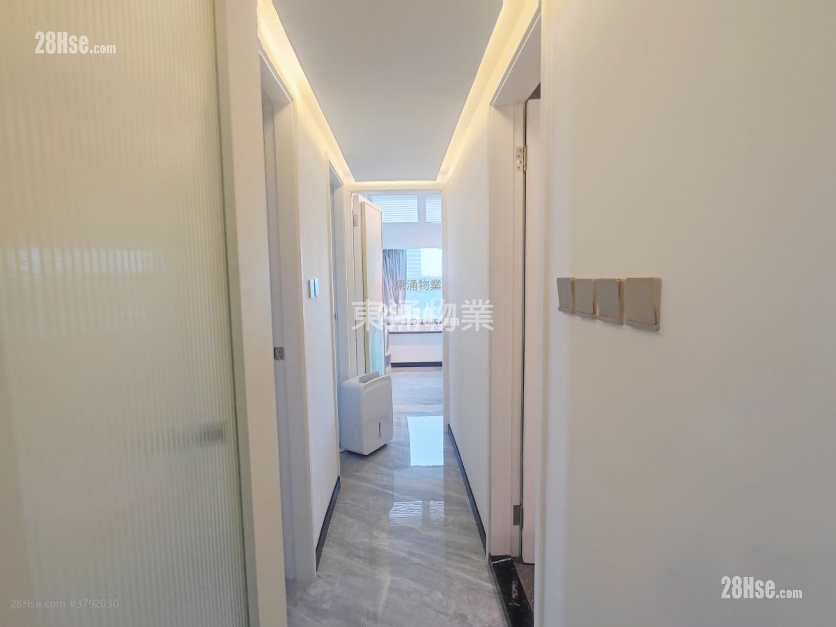 Tung Chung Crescent Sell 3 Bedrooms , 3 Bathrooms 868 ft²