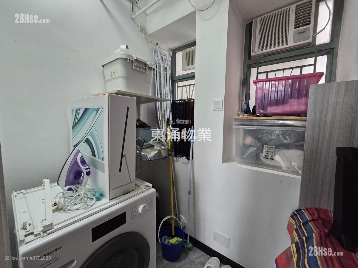 Tung Chung Crescent Sell 3 Bedrooms , 3 Bathrooms 868 ft²