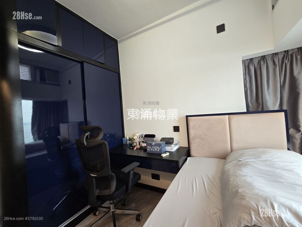 Tung Chung Crescent Sell 3 Bedrooms , 3 Bathrooms 868 ft²