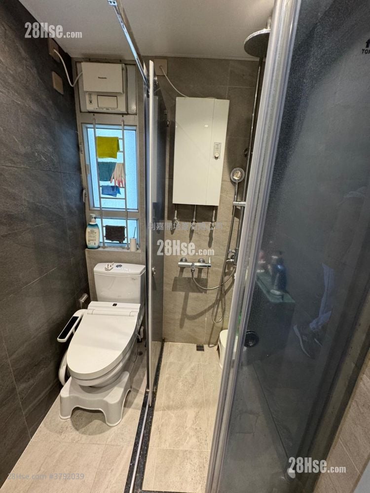 Ping Yan Court Rental 2 Bedrooms , 1 Bathroom 376 ft²