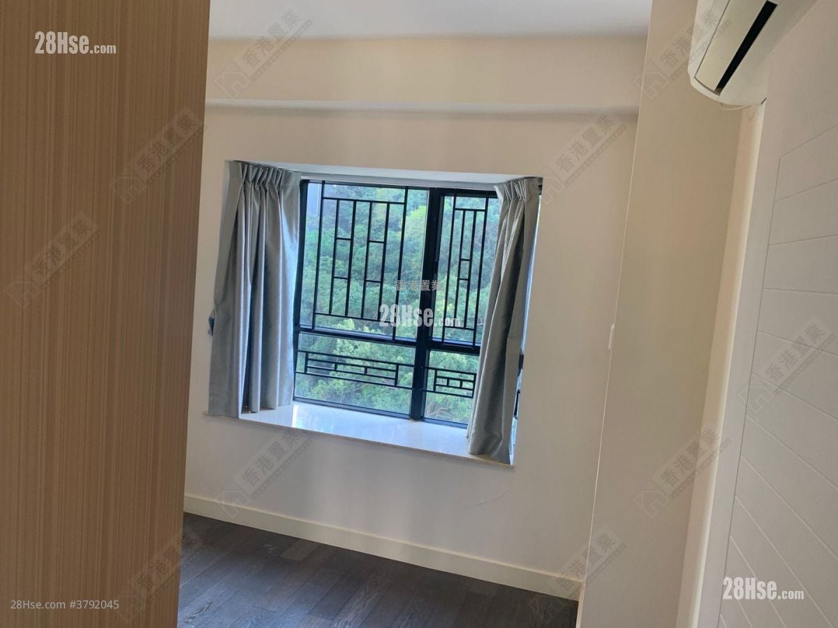 Jolly Villa Rental 3 Bedrooms , 2 Bathrooms 1,208 ft²