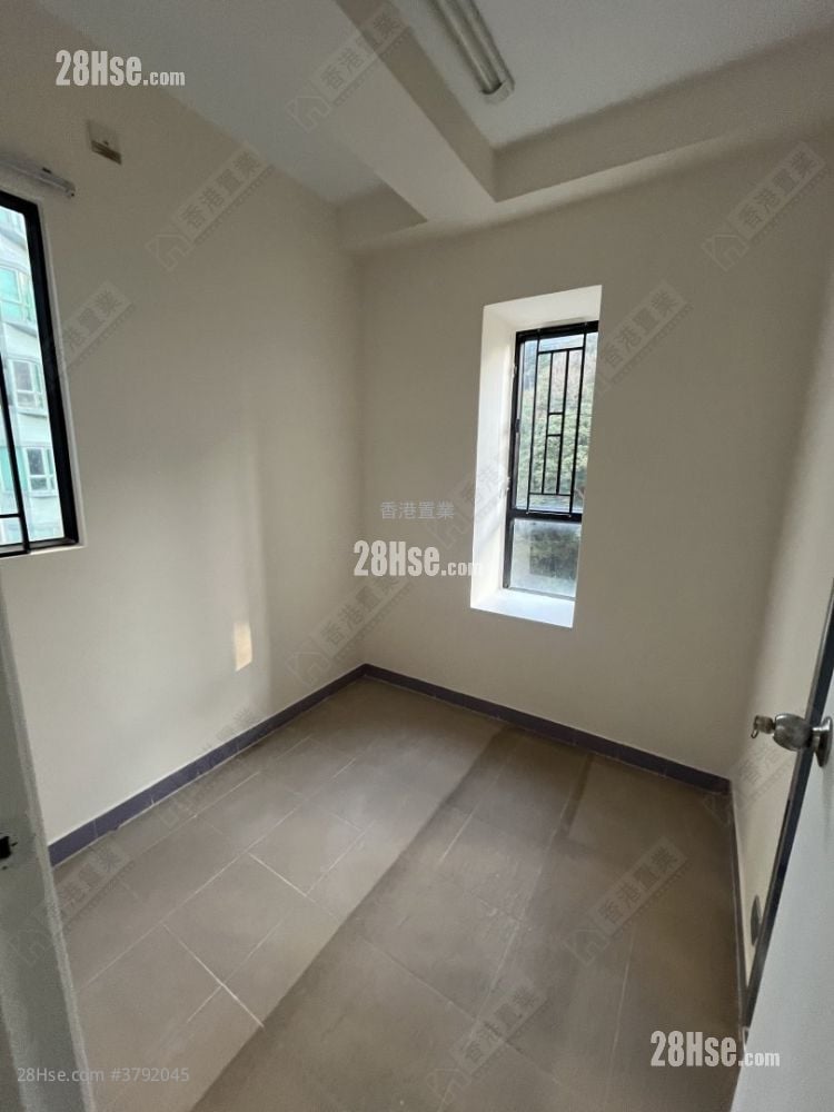 Jolly Villa Rental 3 Bedrooms , 2 Bathrooms 1,208 ft²