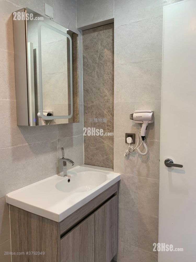 慧云峰 租盘 1 房 , 2 浴室 744 平方尺