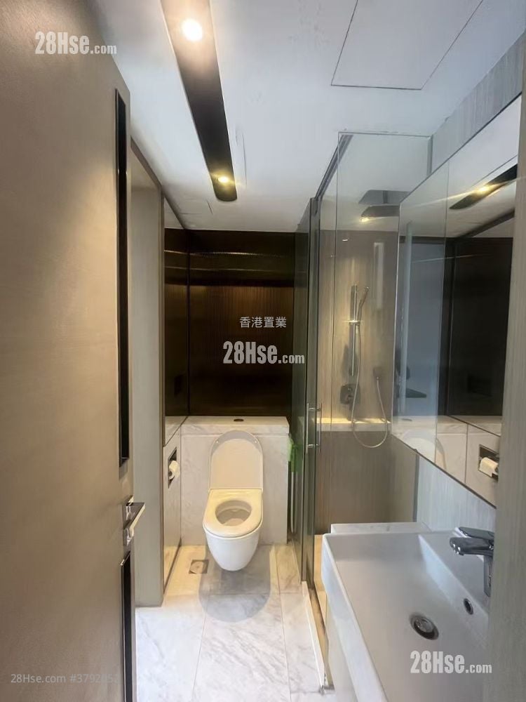 维峯 租盘 1 房 , 2 浴室 284 平方尺