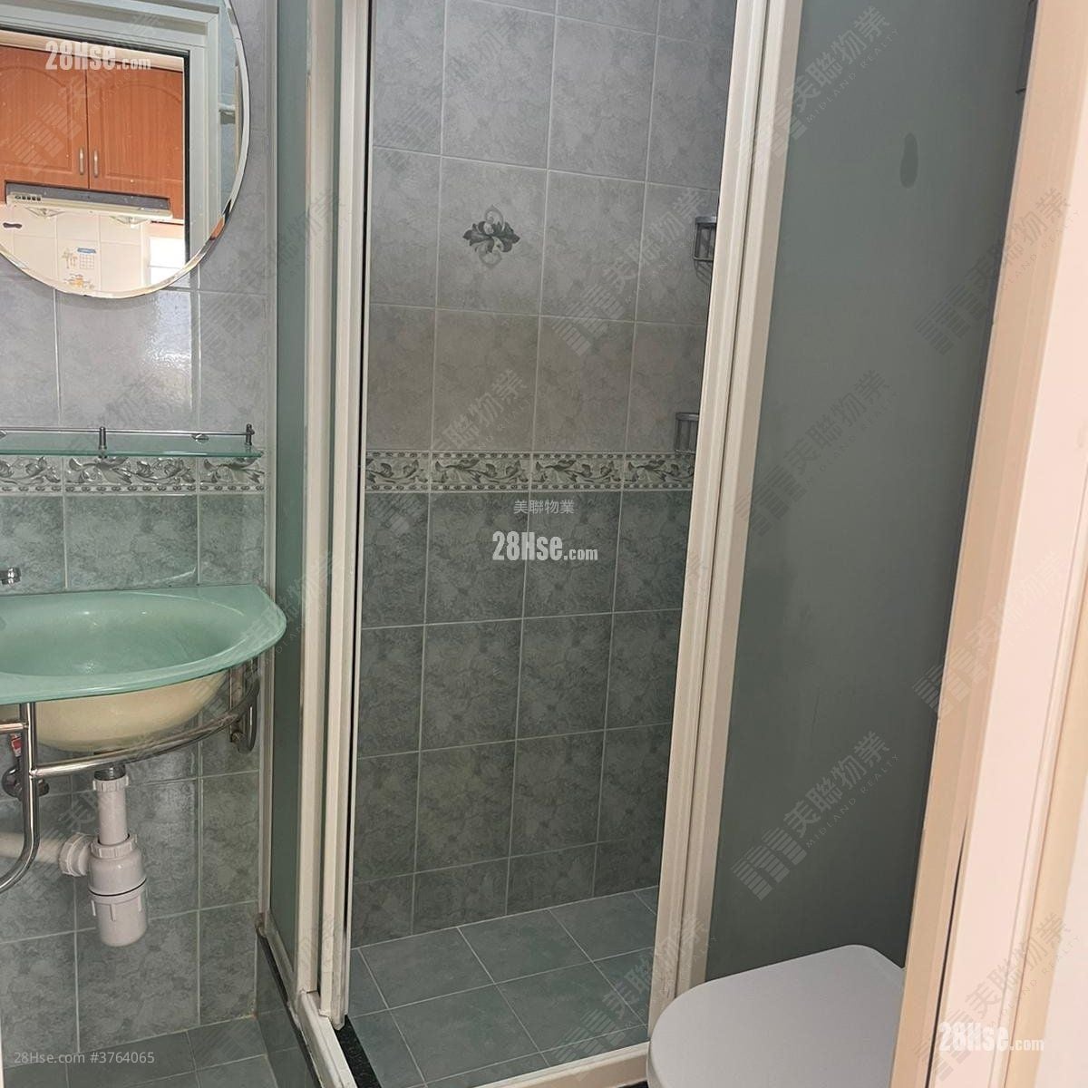 Fung Shing Court Sell 2 Bedrooms 381 ft²