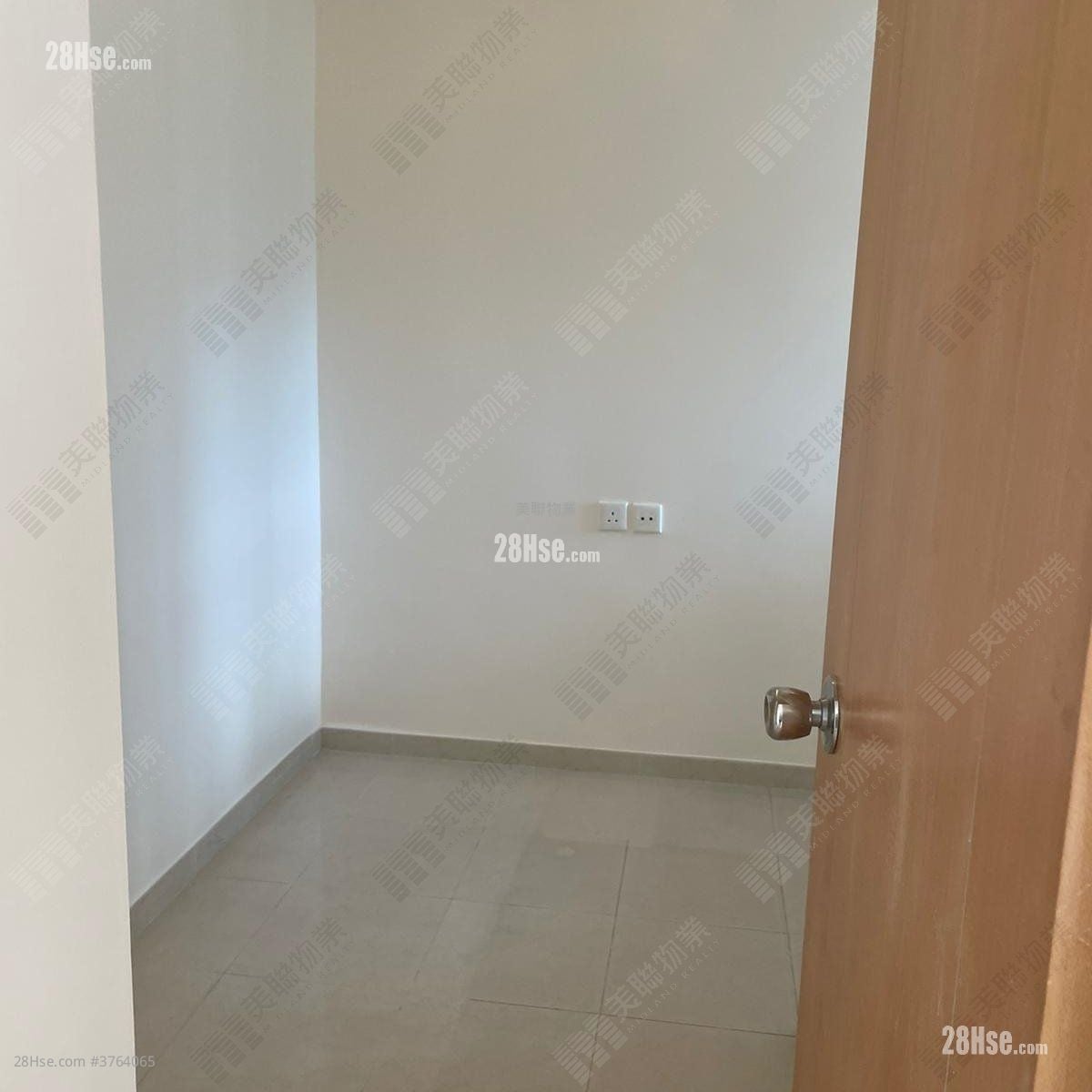 Fung Shing Court Sell 2 Bedrooms 381 ft²