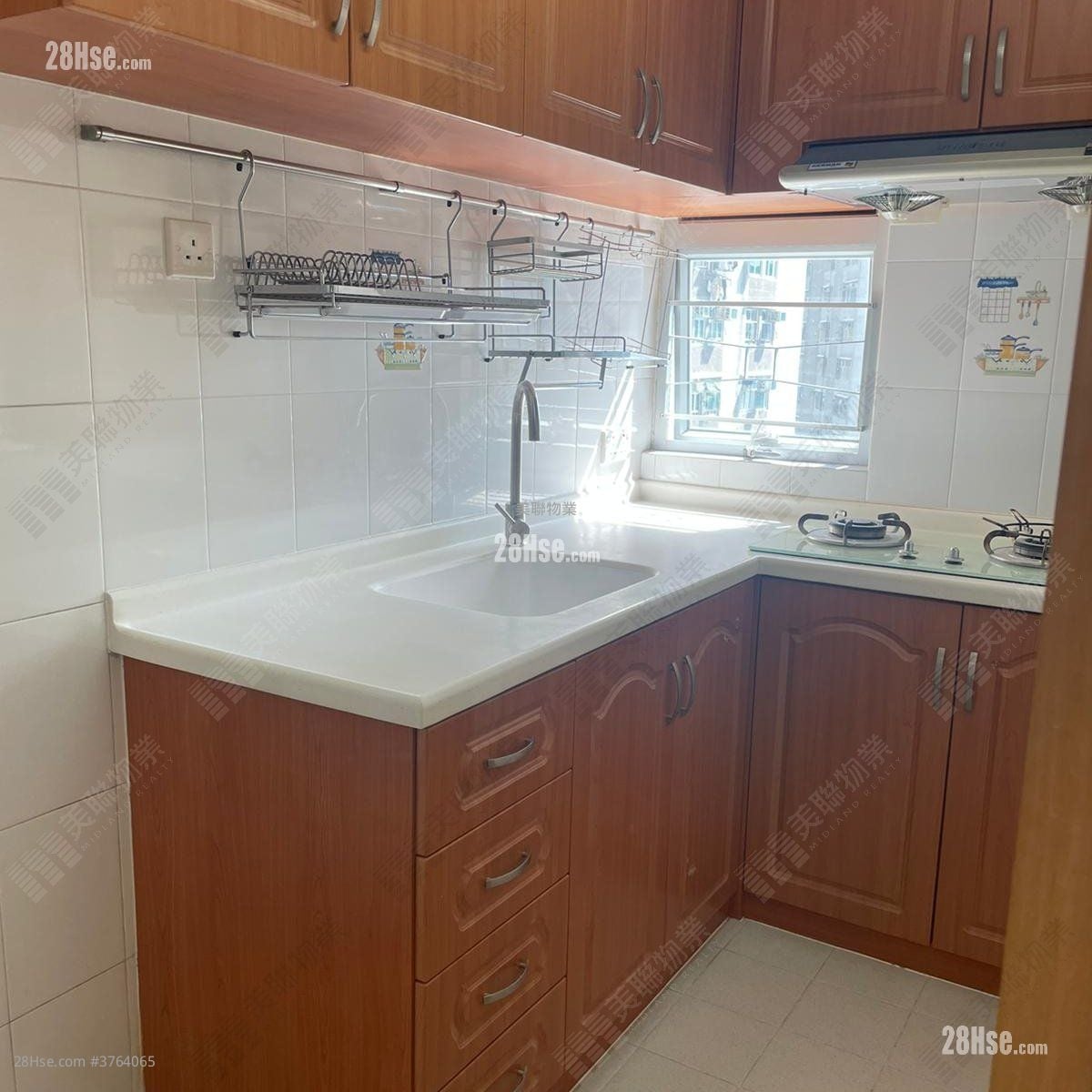 Fung Shing Court Sell 2 Bedrooms 381 ft²