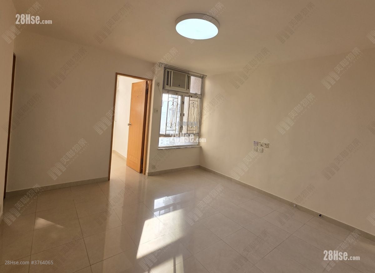 Fung Shing Court Sell 2 Bedrooms 381 ft²