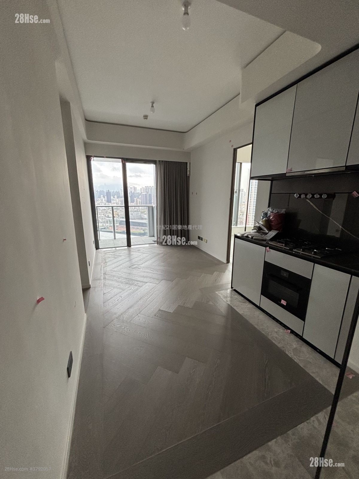 The Henley 租盘 3 房 , 2 浴室 778 平方尺