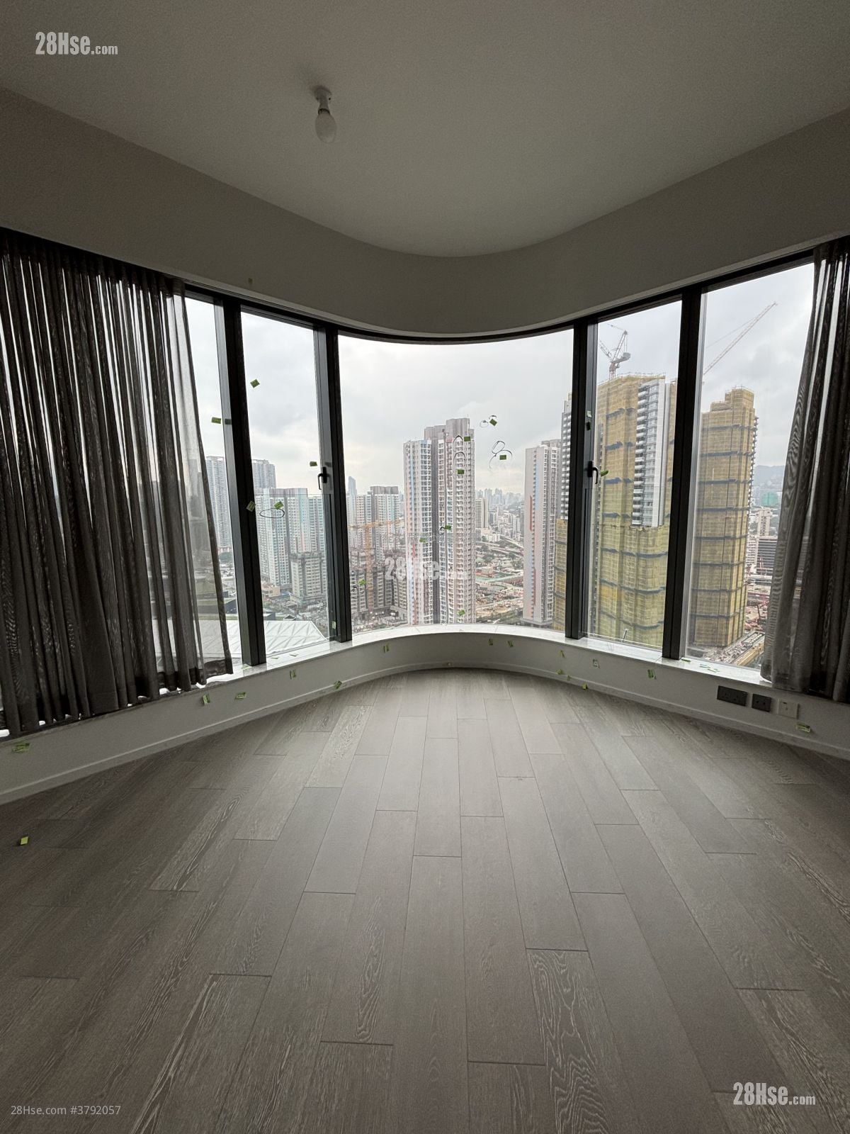 The Henley 租盘 3 房 , 2 浴室 778 平方尺