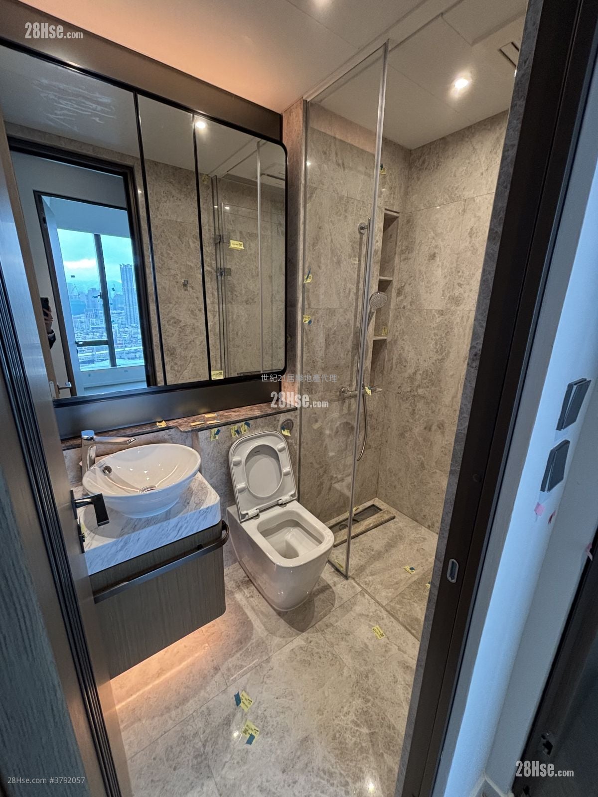 The Henley 租盘 3 房 , 2 浴室 778 平方尺