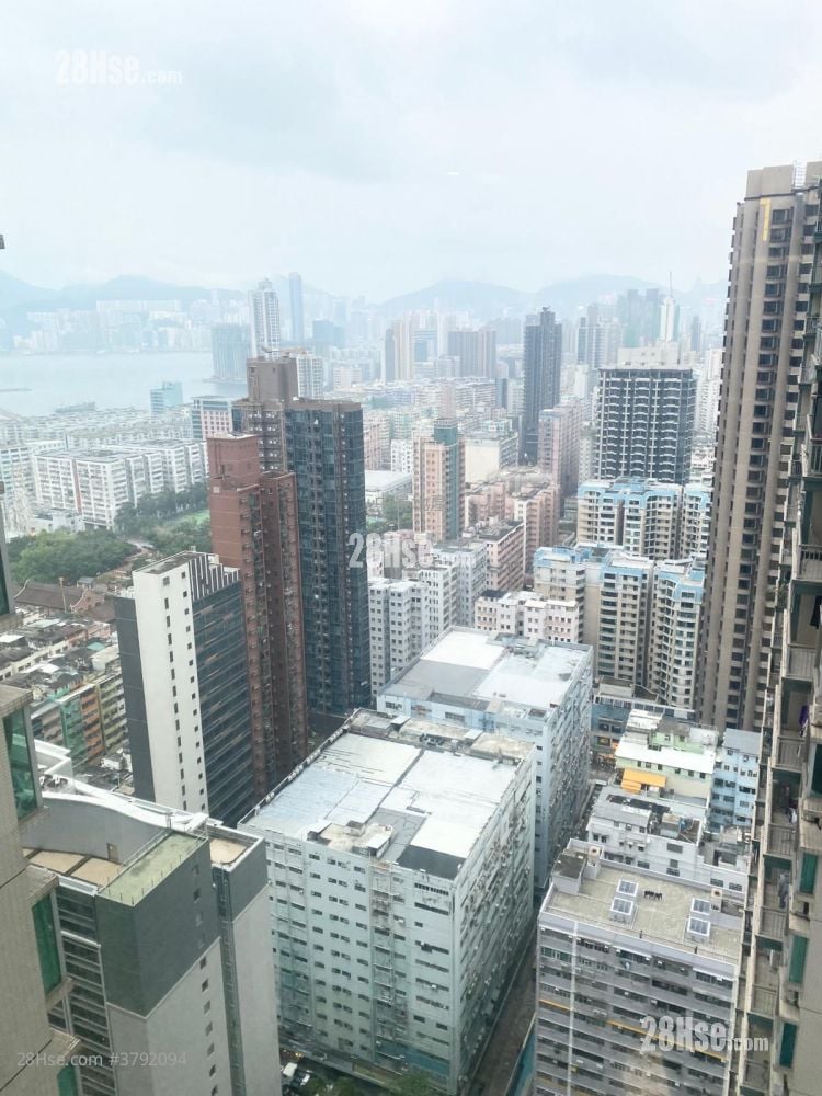 Sky Tower Sell 2 Bedrooms , 1 Bathroom 539 ft²