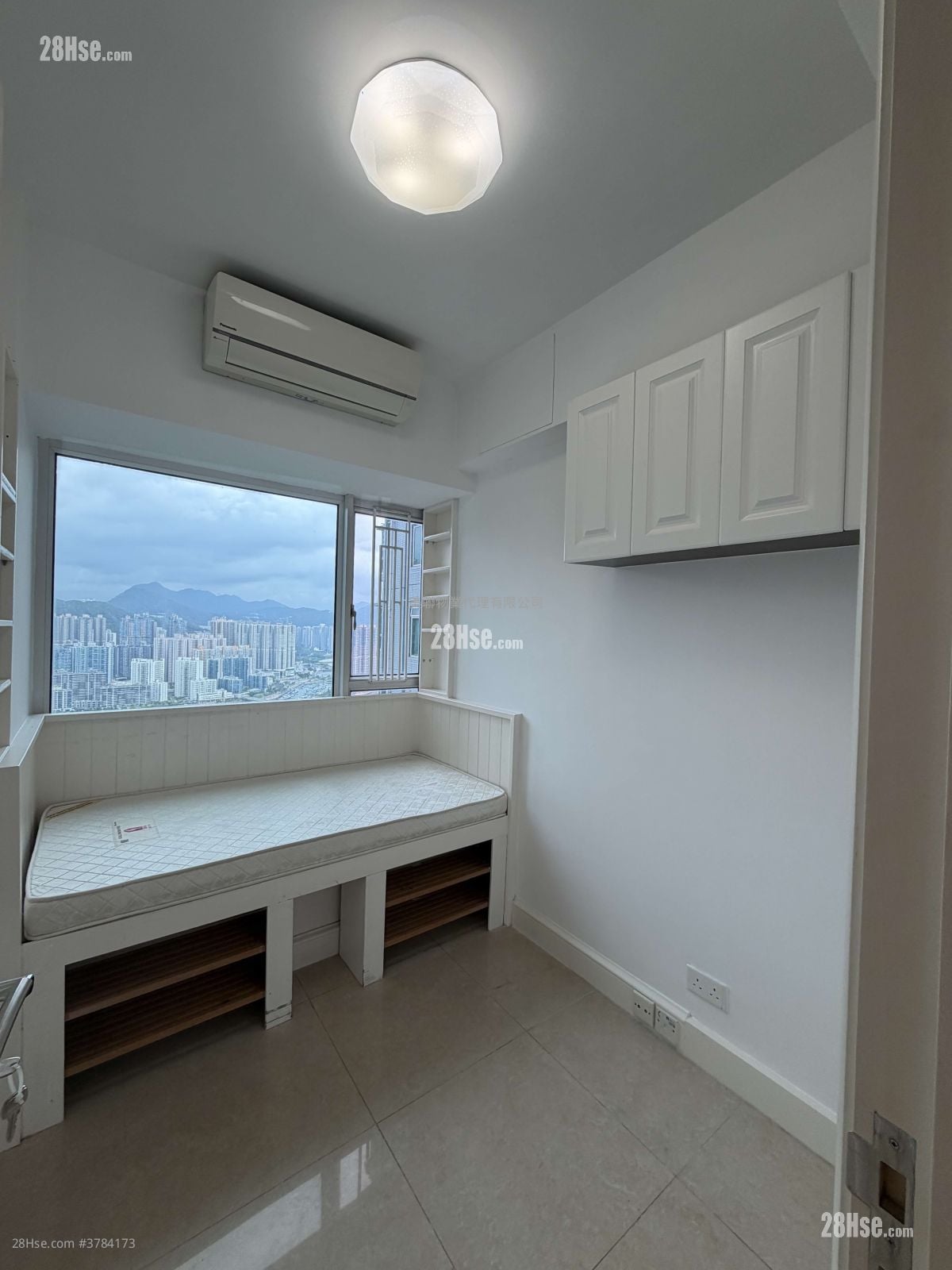 The Capitol Sell 2 Bedrooms , 1 Bathroom 519 ft²