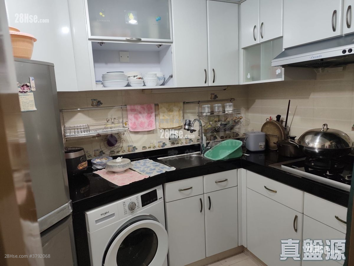 Kingswood Villas Sell 3 Bedrooms , 2 Bathrooms 630 ft²