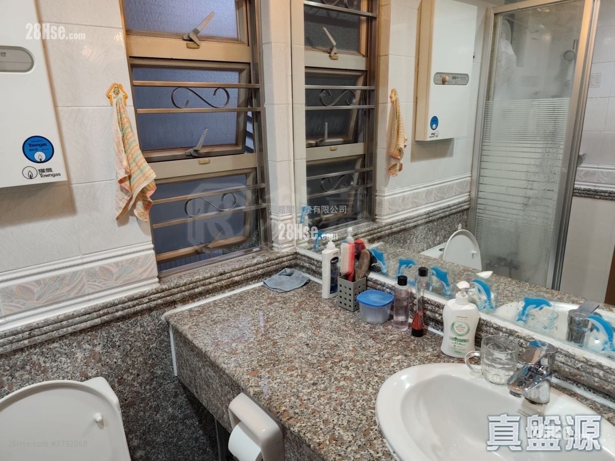 Kingswood Villas Sell 3 Bedrooms , 2 Bathrooms 630 ft²