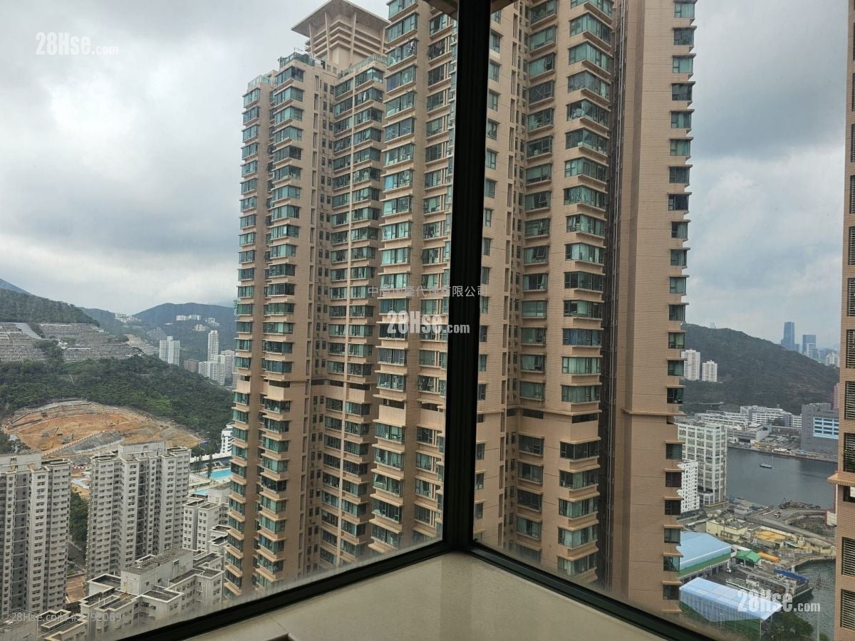 Island Resort Sell 2 Bedrooms 465 ft²