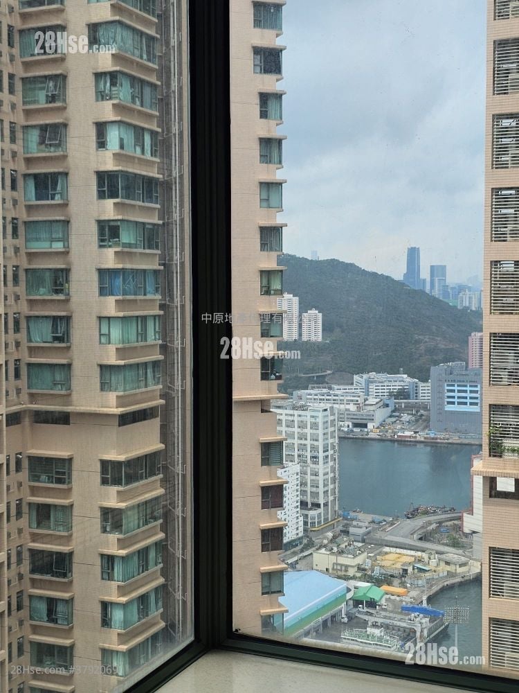 Island Resort Sell 2 Bedrooms 465 ft²