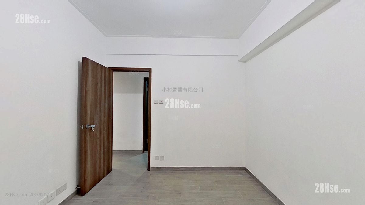 bedroom 3: Great George Building Rental 3 Bedrooms , 2 Bathrooms 845 ft²