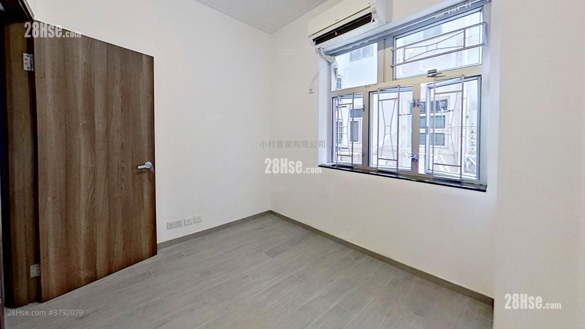 bedroom 2: Great George Building Rental 3 Bedrooms , 2 Bathrooms 845 ft²