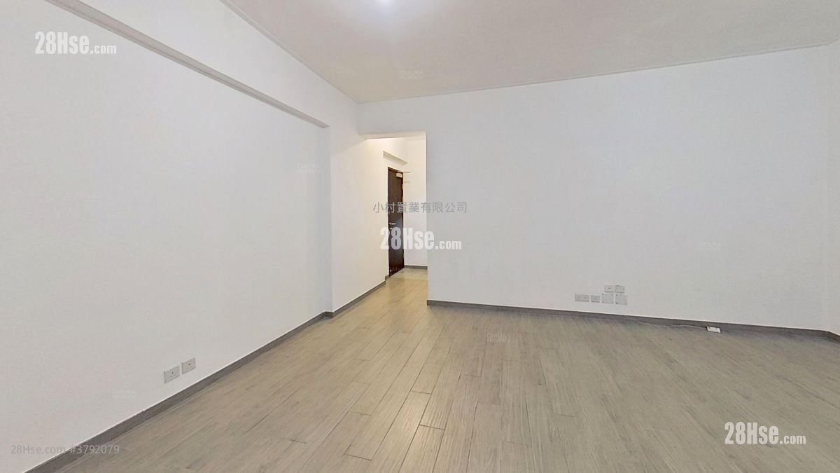 living room: Great George Building Rental 3 Bedrooms , 2 Bathrooms 845 ft²