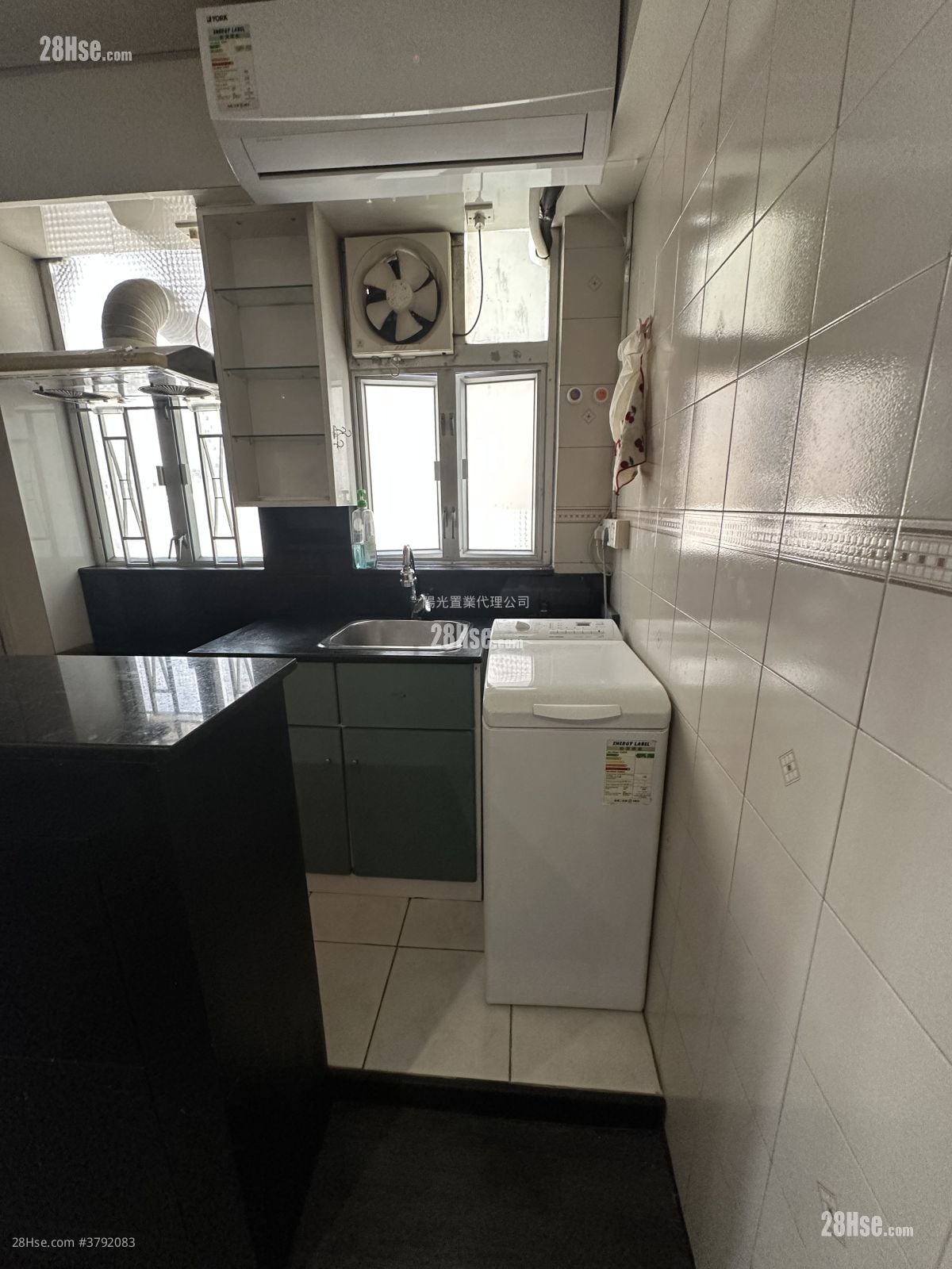 富成楼 租盘 300 平方尺