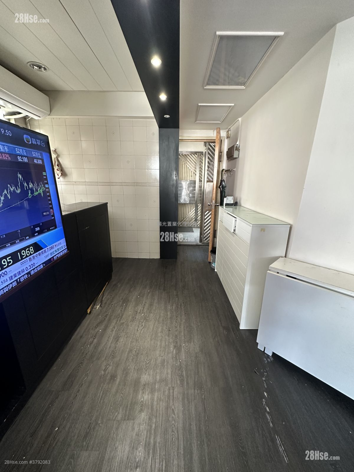 富成楼 租盘 300 平方尺