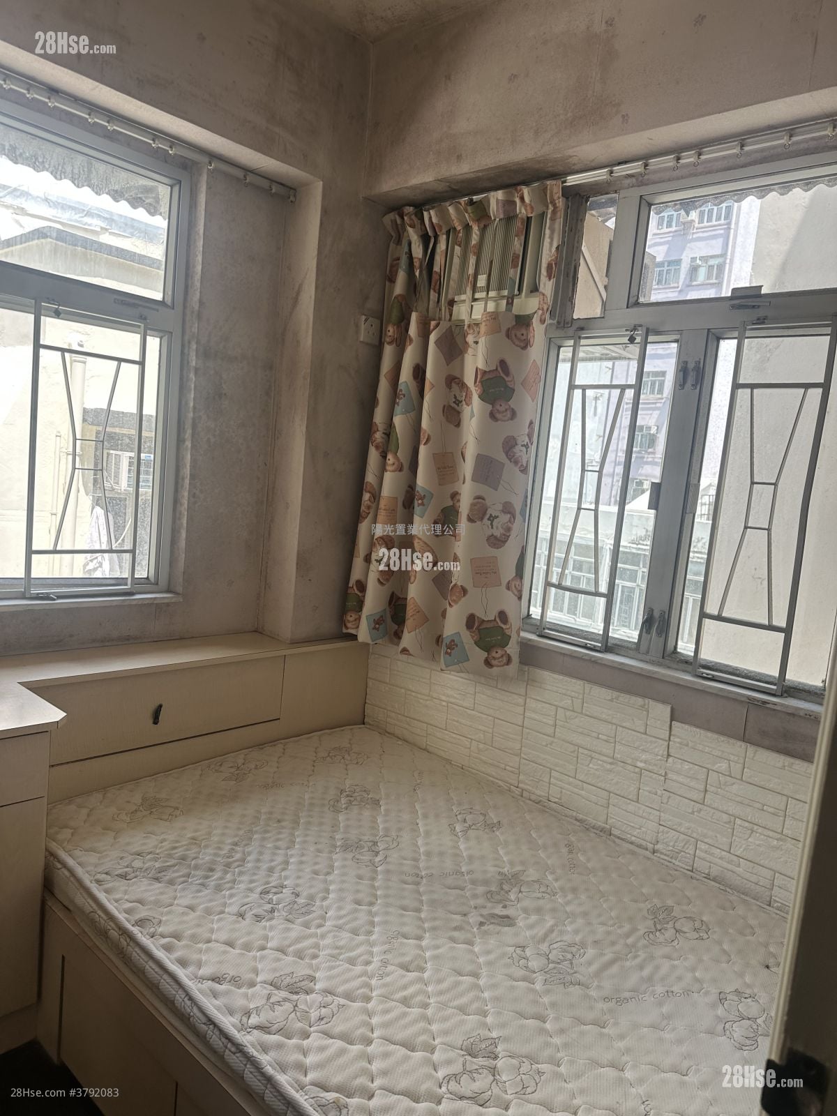 富成楼 租盘 300 平方尺