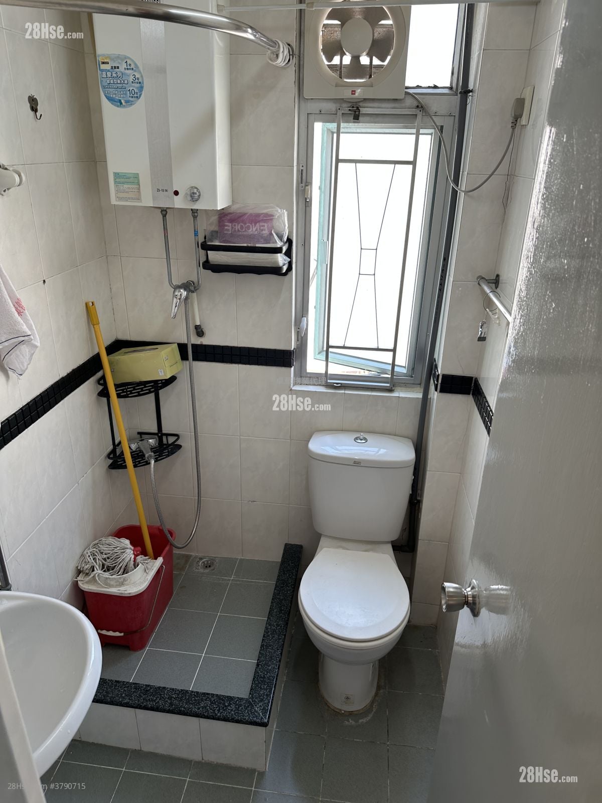 益富大厦 租盘 2 房 , 1 浴室 287 平方尺