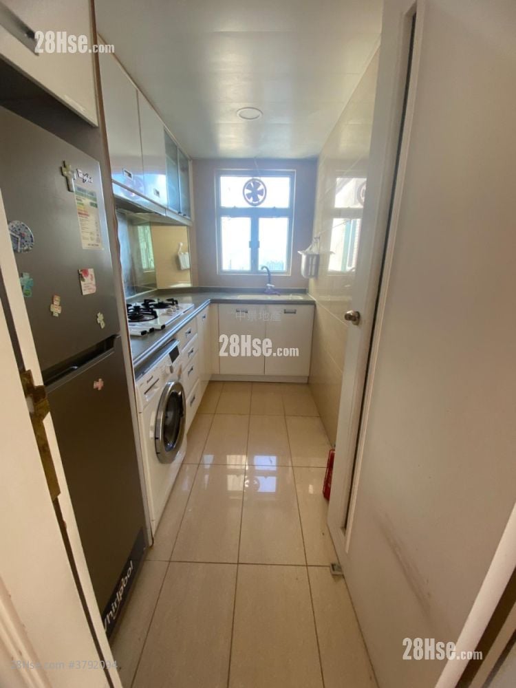 Sky Tower Sell 2 Bedrooms , 1 Bathroom 539 ft²