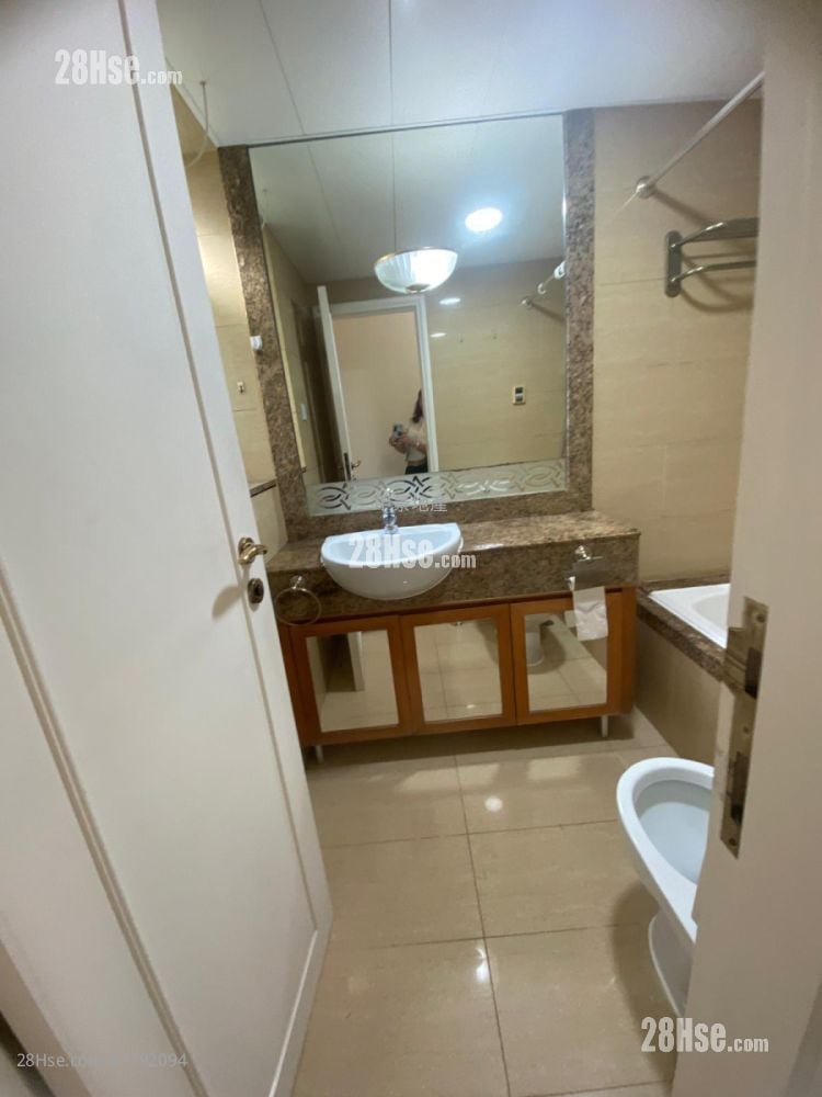 Sky Tower Sell 2 Bedrooms , 1 Bathroom 539 ft²