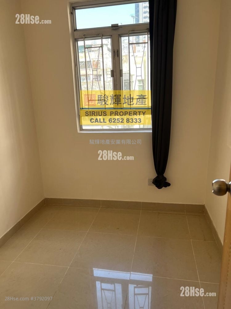 康宁大厦 租盘 330 平方尺