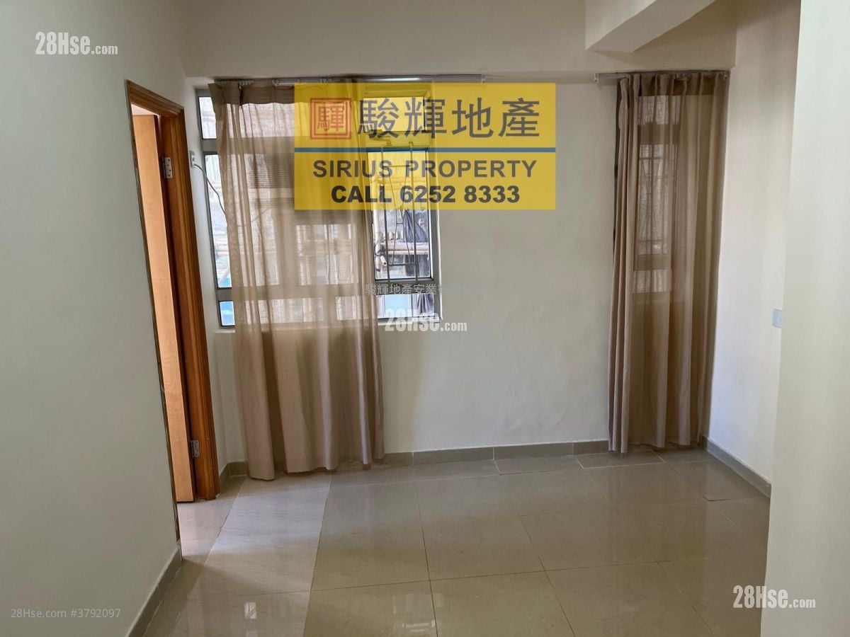 康宁大厦 租盘 330 平方尺