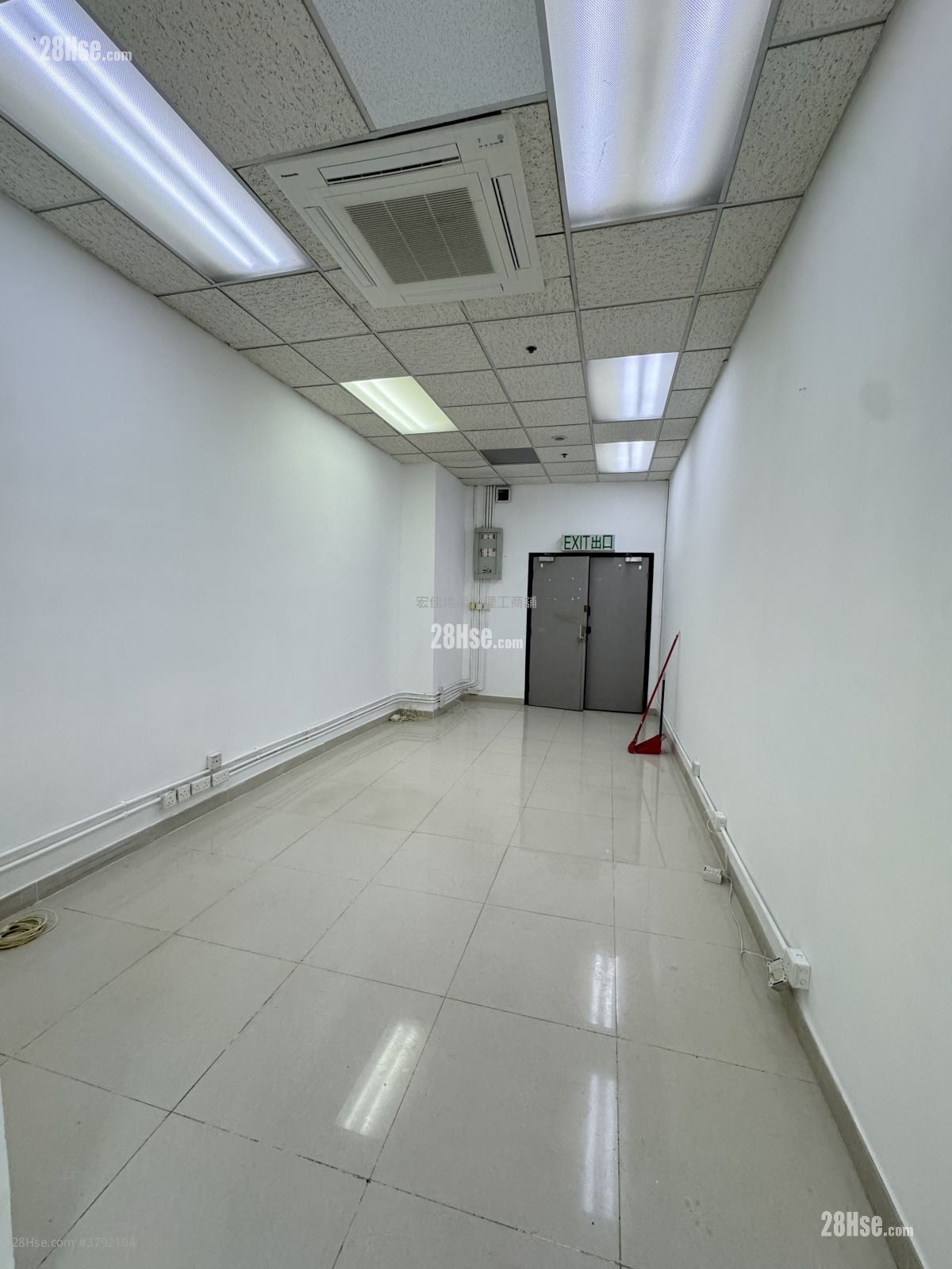 Treasure Centre Rental 323 ft²