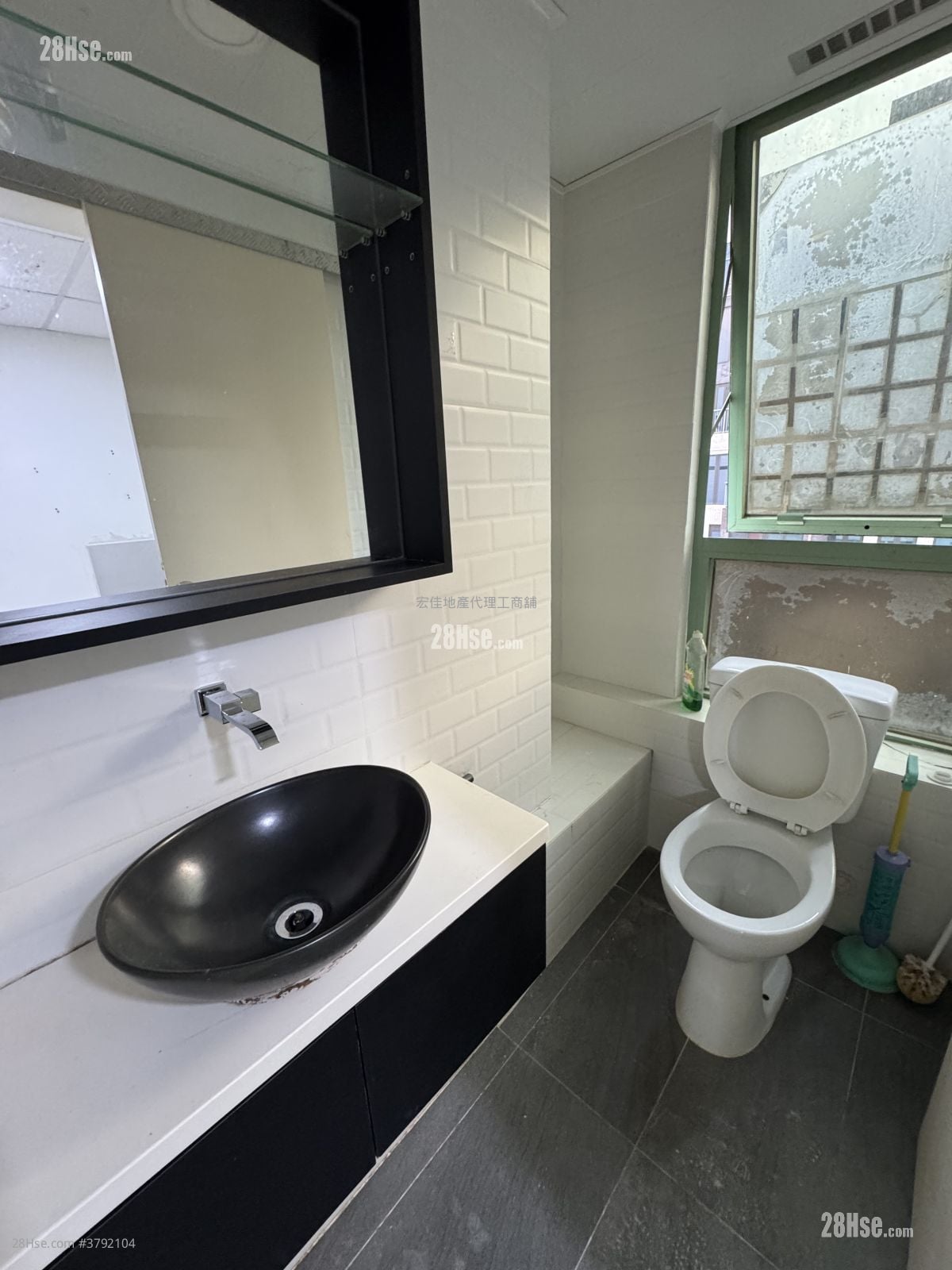 Treasure Centre Rental 323 ft²