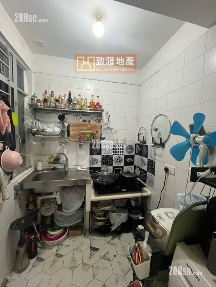 Lai Tsui Court Sell 1 Bedroom 376 ft²