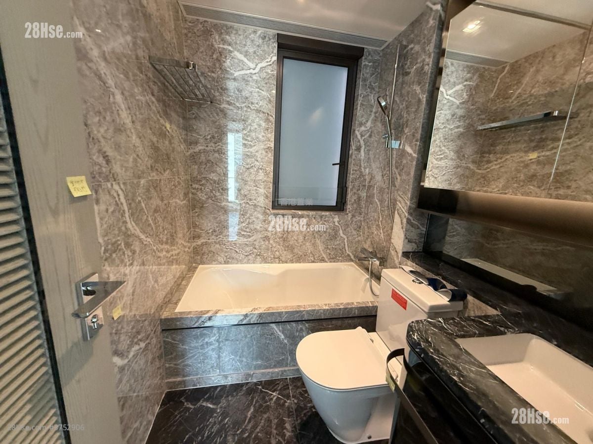 The Southside Sell 3 Bedrooms , 2 Bathrooms 773 ft²