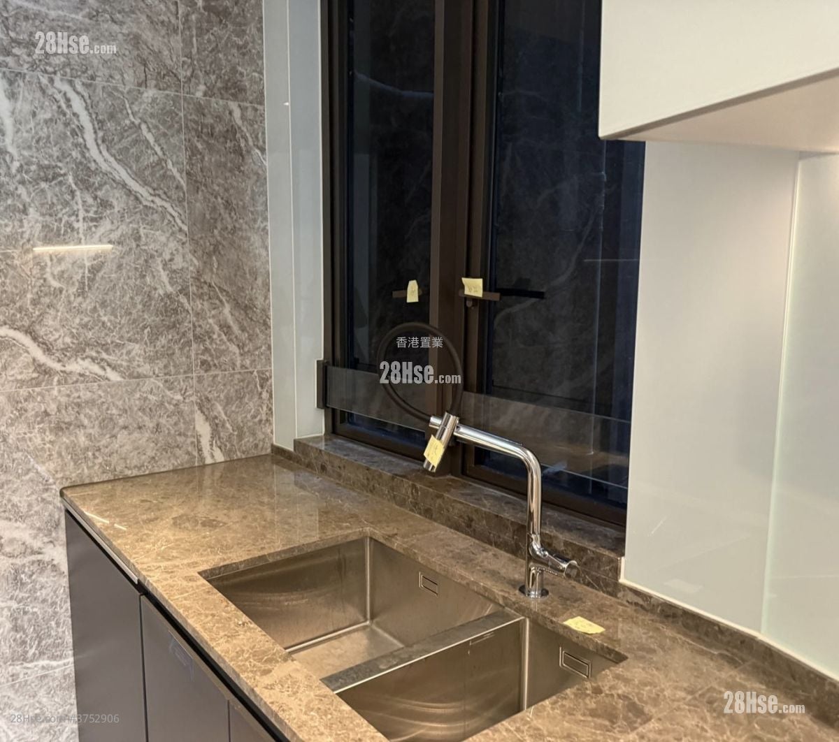 The Southside Sell 3 Bedrooms , 2 Bathrooms 773 ft²