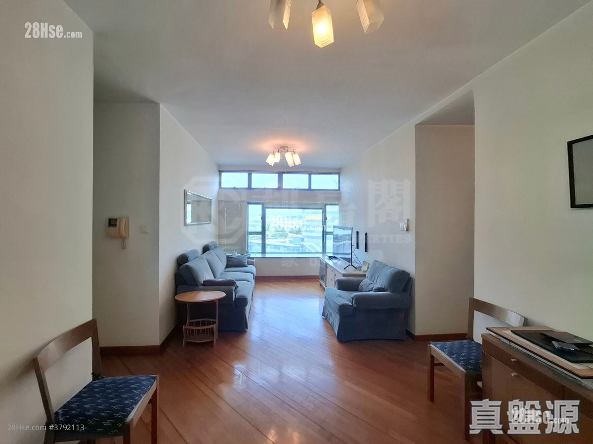 Tung Chung Crescent Sell 3 Bedrooms , 2 Bathrooms 813 ft²