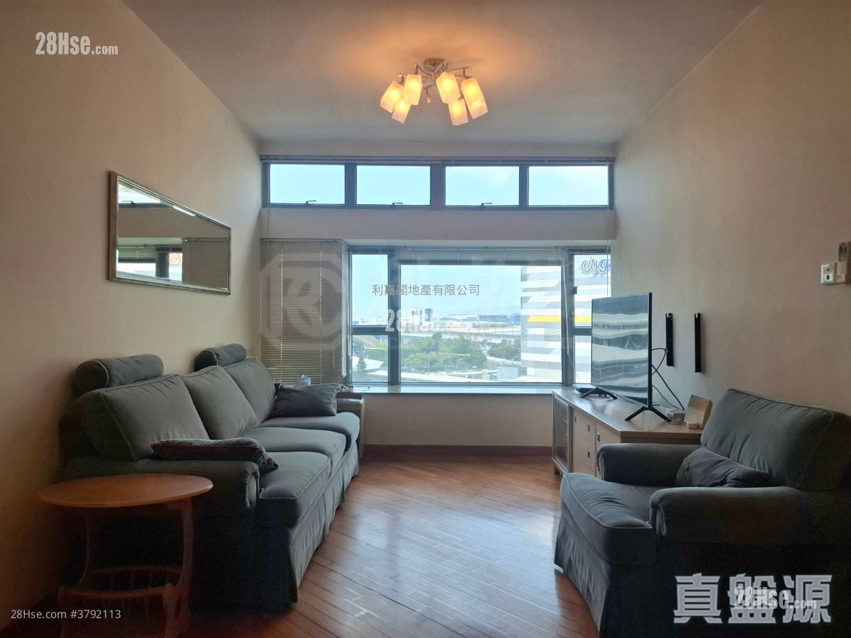 Tung Chung Crescent Sell 3 Bedrooms , 2 Bathrooms 813 ft²