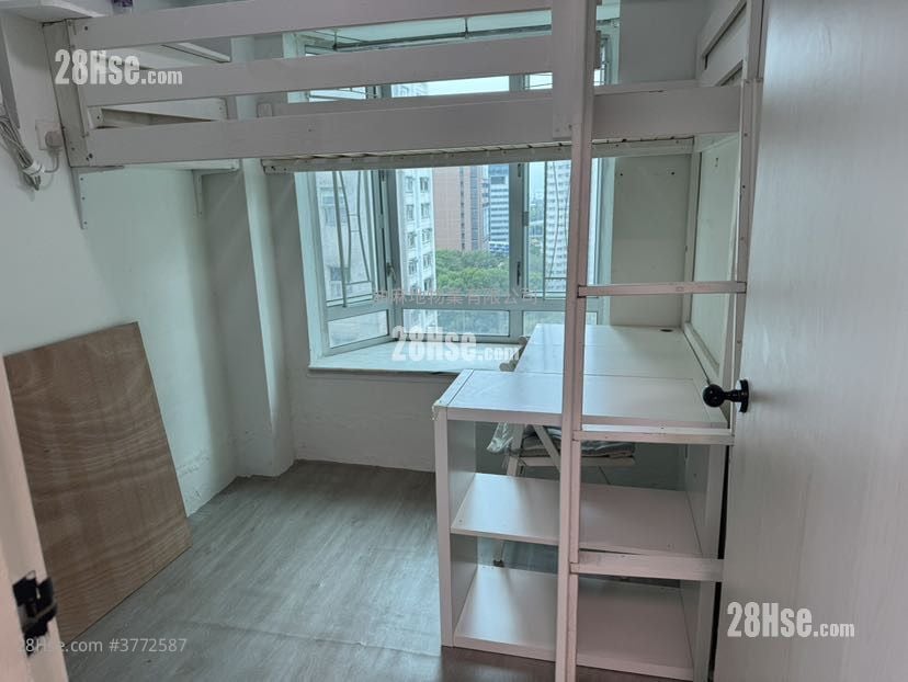 Shun On Building Sell 2 Bedrooms , 1 Bathroom 321 ft²